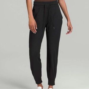 Lululemon Ready to Rulu Jogger Pants Black Size 2 Track Pants Athleisure